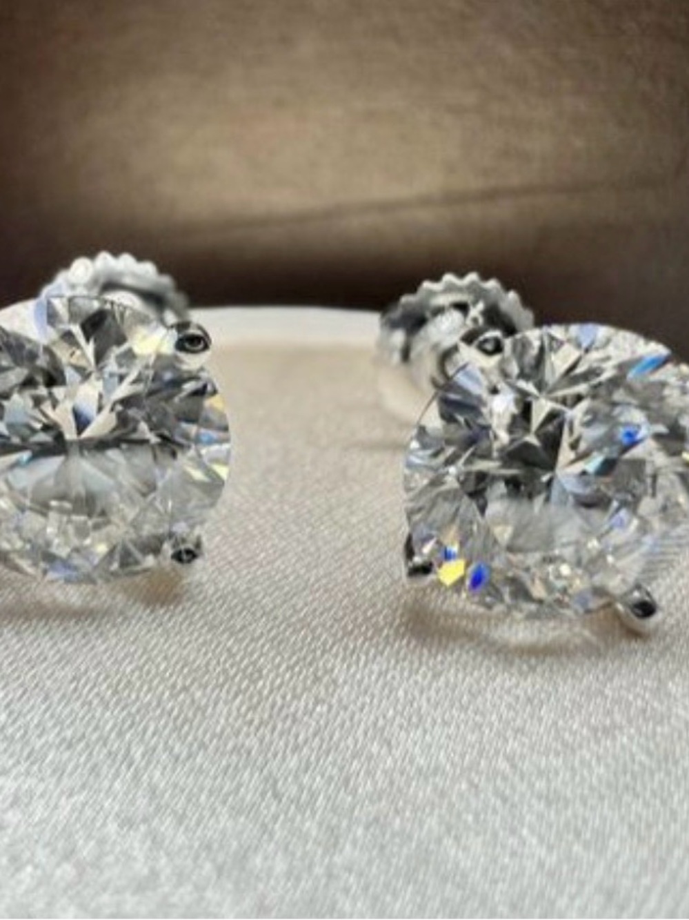 Women's Studs TW 4.06 cts Lab Grown Diamonds Round E VS1, 14k posts, IGI cert